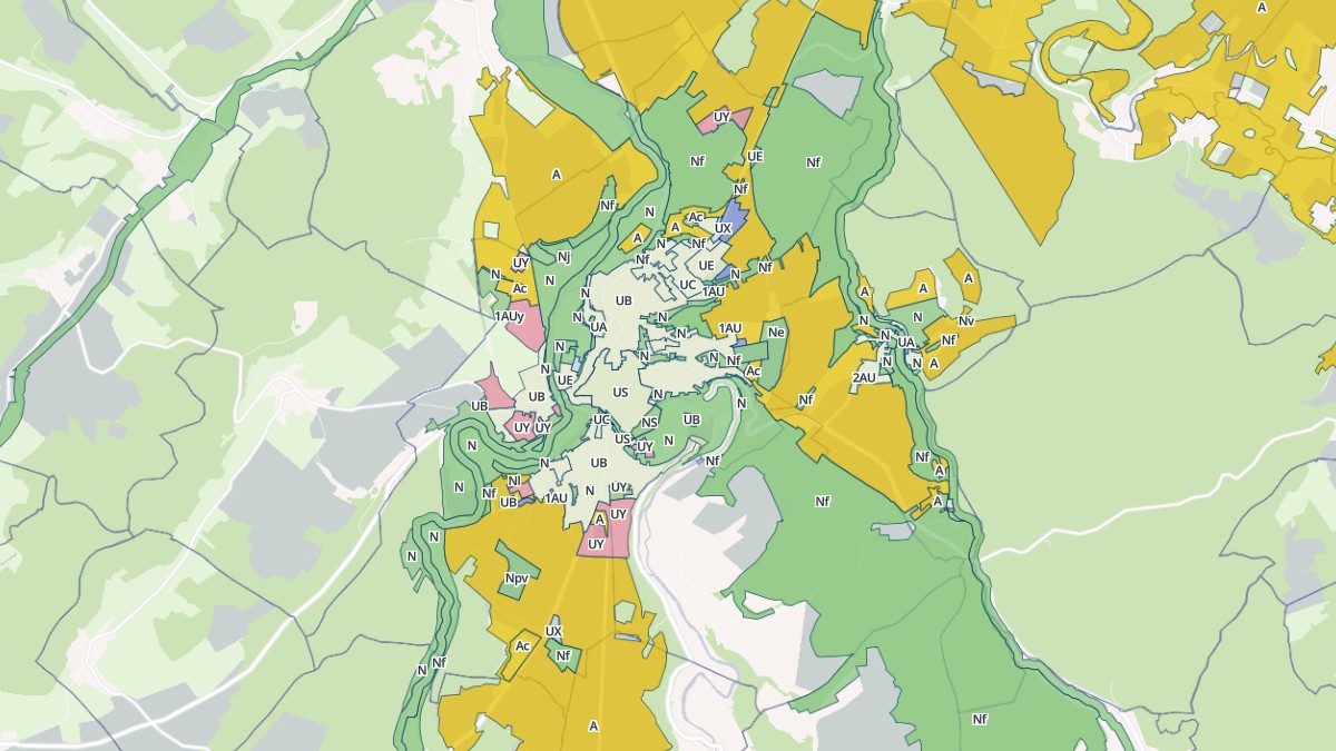 Aperçu cartographique de Neufchâteau, centré sur la commune
