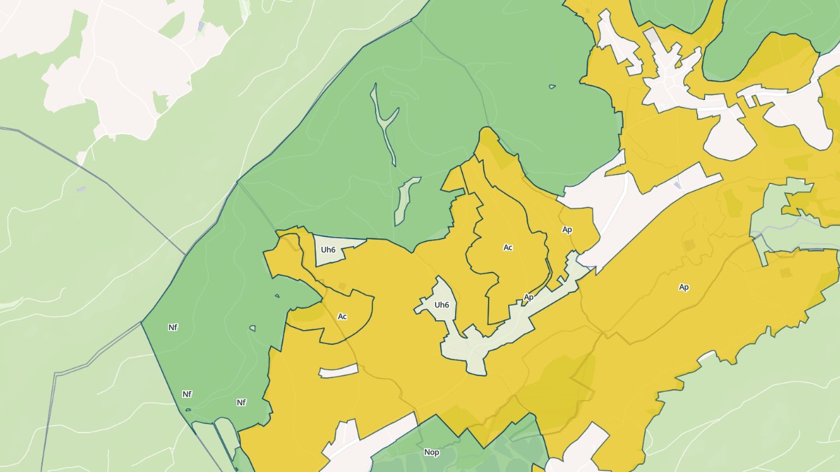 Aperçu cartographique de Les Poulières, centré sur la commune