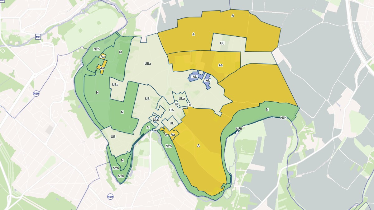 Aperçu cartographique de Varennes-Jarcy, centré sur la commune