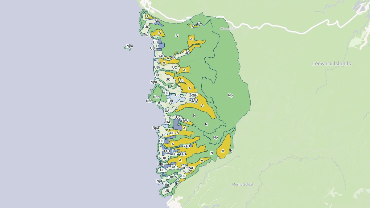 Aperçu cartographique de Bouillante, centré sur la commune